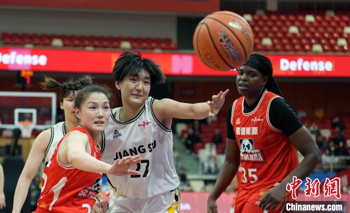四川女篮力克江苏队强势晋级WCBA四强