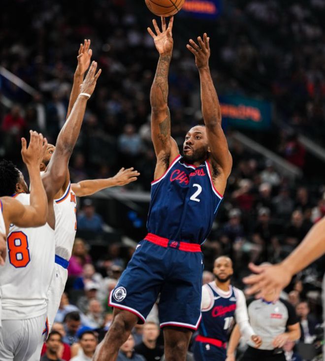 伦纳德强势回归助快船复