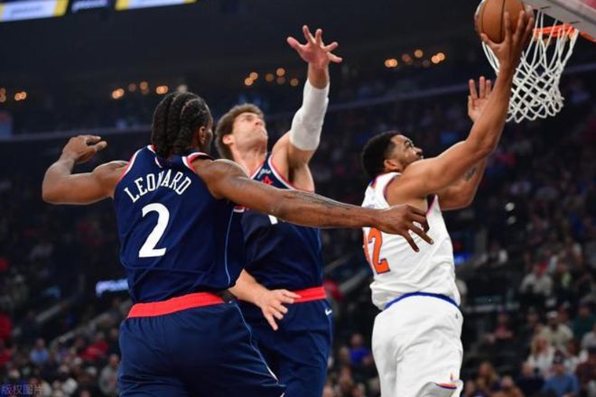伦纳德强势回归助快船复仇尼克斯，西部排名跃