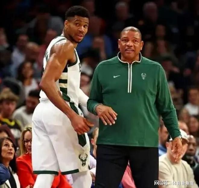 字母哥赛季报销引雄鹿管理层激烈谈判