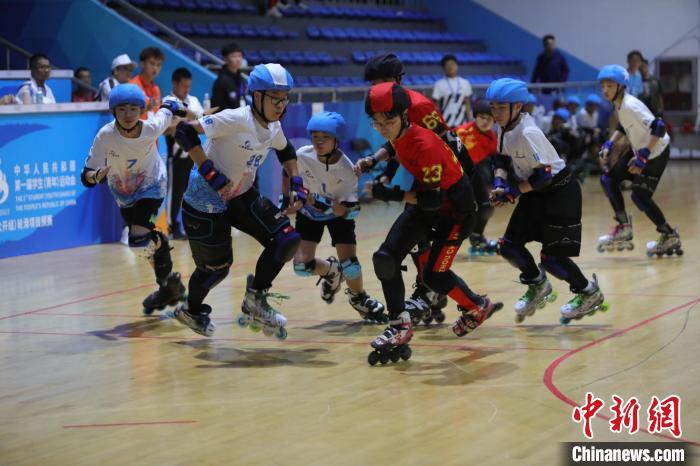 第一届学生青年运动会轮滑预赛天津启幕 全国