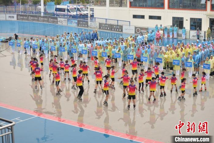 第一届学生青年运动会轮滑预赛天津启幕 全国