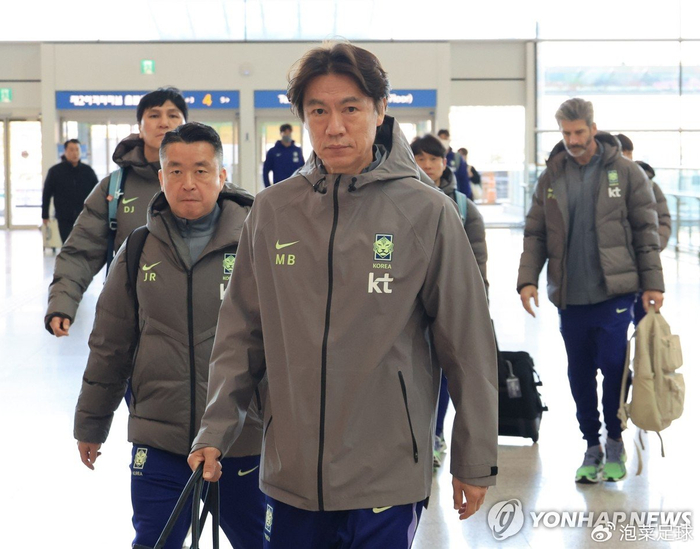 韩国男足伦敦热身备战 李刚仁伤情确认不影响出