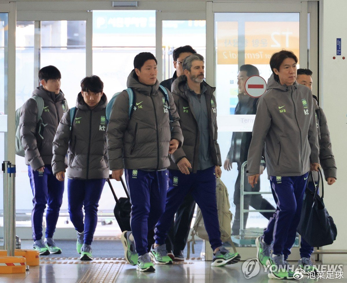 韩国男足伦敦热身备战 李刚仁伤情确认不影响出