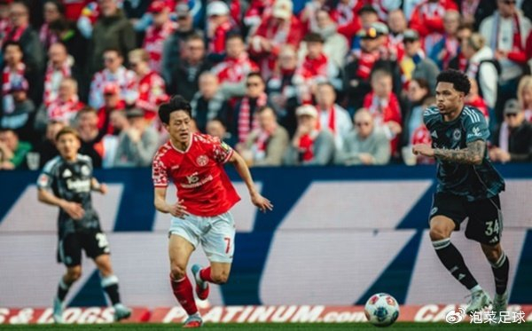 韩国男足伦敦热身备战 李刚仁伤情确认不影响出